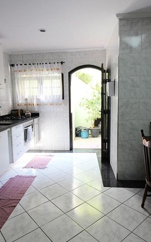 Casa à venda com 175m², 3 quartos e 2 vagasCozinha