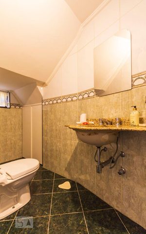 Casa para alugar com 198m², 3 quartos e 2 vagasLavabo