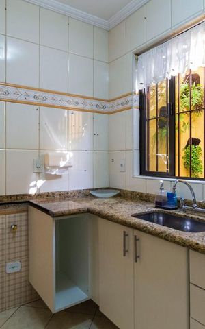 Casa para alugar com 198m², 3 quartos e 2 vagasCozinha