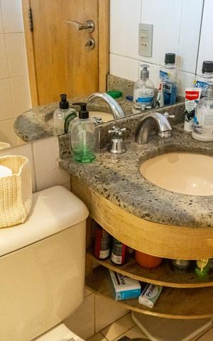 Apartamento à venda com 172m², 4 quartos e 3 vagas Apartamento à venda com 172m², 4 quartos e 3 vagasBanheiro Social