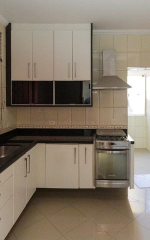 Casa à venda com 246m², 2 quartos e 2 vagasCozinha