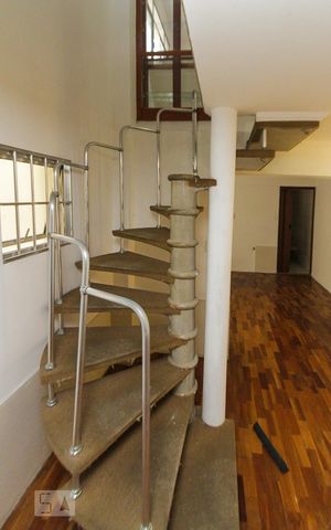 Casa à venda com 246m², 2 quartos e 2 vagasSala de TV