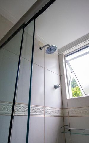 Apartamento para alugar com 75m², 2 quartos e 2 vagasBanheiro da suíte
