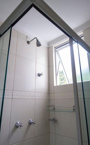 Apartamento para alugar com 75m², 2 quartos e 2 vagasBanheiro 02