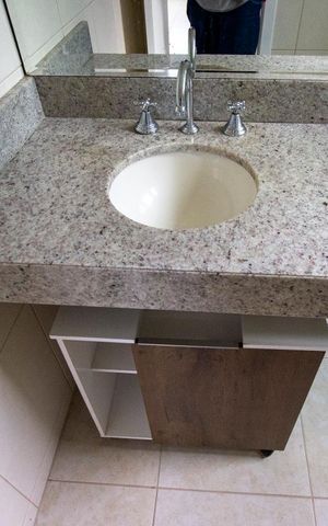 Apartamento para alugar com 75m², 2 quartos e 2 vagasBanheiro 02