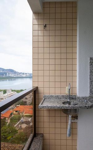 Apartamento para alugar com 75m², 2 quartos e 2 vagasVaranda da sala