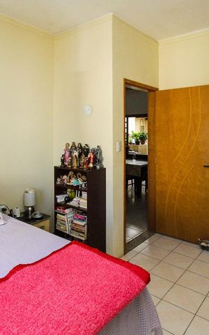 Casa à venda com 275m², 4 quartos e 8 vagas Casa à venda com 275m², 4 quartos e 8 vagasQuarto