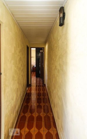 Casa à venda com 275m², 4 quartos e 8 vagas Casa à venda com 275m², 4 quartos e 8 vagascorredor