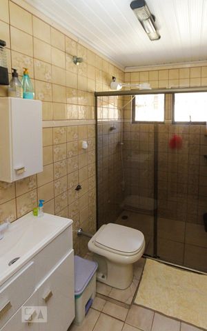 Casa à venda com 275m², 4 quartos e 8 vagas Casa à venda com 275m², 4 quartos e 8 vagasBanheiro 02