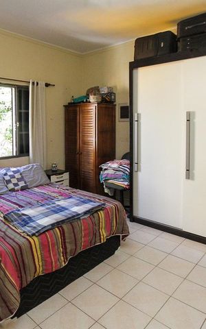 Casa à venda com 275m², 4 quartos e 8 vagas Casa à venda com 275m², 4 quartos e 8 vagasQuarto 02