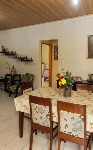 Casa à venda com 275m², 4 quartos e 8 vagas Casa à venda com 275m², 4 quartos e 8 vagasSala de Jantar