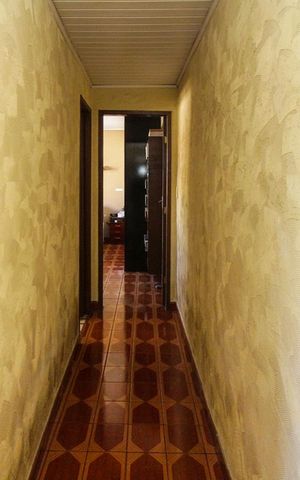 Casa à venda com 275m², 4 quartos e 8 vagas Casa à venda com 275m², 4 quartos e 8 vagascorredor