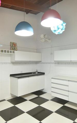 Casa para alugar com 417m², 6 quartos e 3 vagasCozinha - piso superior - parte posterior