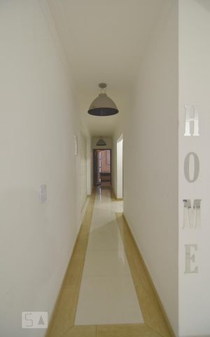 Casa para alugar com 417m², 6 quartos e 3 vagasCorredor - piso inferior - parte posterior