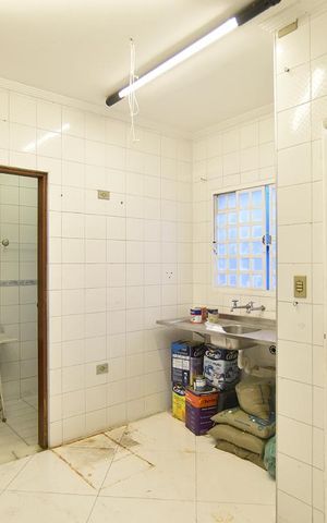 Casa para alugar com 417m², 6 quartos e 3 vagasEdícula - cozinha ou deposito - piso inferior