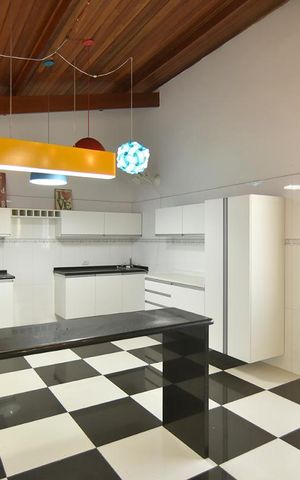 Casa para alugar com 417m², 6 quartos e 3 vagasCozinha - piso superior - parte posterior