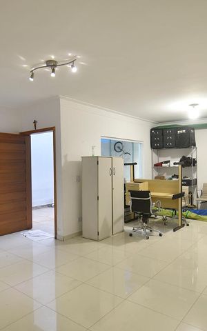 Casa para alugar com 417m², 6 quartos e 3 vagasSala 1 - piso inferior - parte posterior