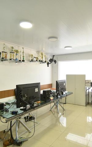 Casa para alugar com 417m², 6 quartos e 3 vagasSalão - parte frontal - piso superior