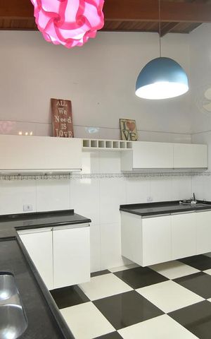 Casa para alugar com 417m², 6 quartos e 3 vagasCozinha - piso superior - parte posterior