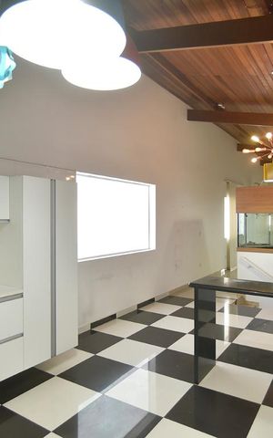Casa para alugar com 417m², 6 quartos e 3 vagasCozinha - piso superior - parte posterior