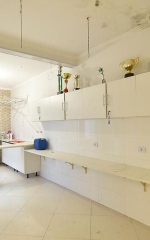 Casa para alugar com 417m², 6 quartos e 3 vagasÁrea de serviço e espaço para oficina e/ou refeitório