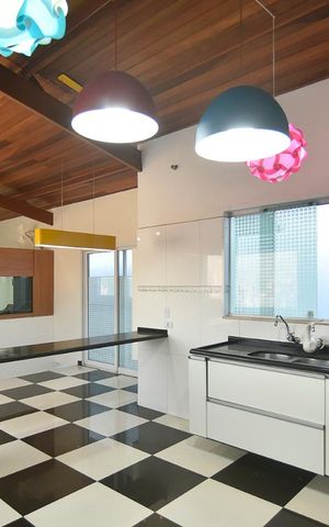 Casa para alugar com 417m², 6 quartos e 3 vagasCozinha - piso superior - parte posterior