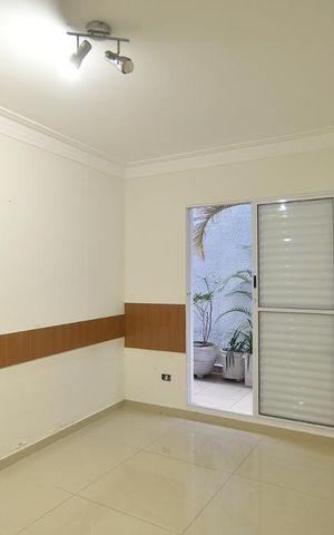 Casa para alugar com 417m², 6 quartos e 3 vagasQuarto 1 - piso inferior - parte posterior