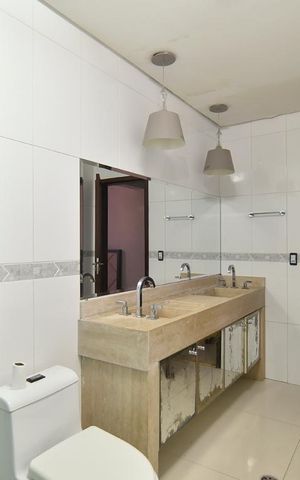 Casa para alugar com 417m², 6 quartos e 3 vagasBanheiro 2 - piso inferior - parte posterior