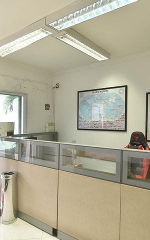 Casa para alugar com 417m², 6 quartos e 3 vagasSala - parte frontal - piso inferior