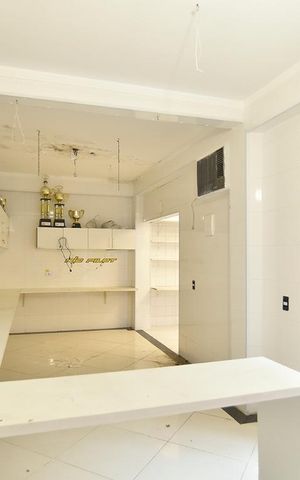 Casa para alugar com 417m², 6 quartos e 3 vagasÁrea de serviço e espaço para oficina e/ou refeitório