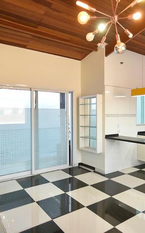 Casa para alugar com 417m², 6 quartos e 3 vagasCozinha - piso superior - parte posterior