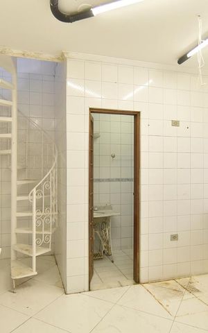 Casa para alugar com 417m², 6 quartos e 3 vagasEdícula - cozinha ou deposito - piso inferior