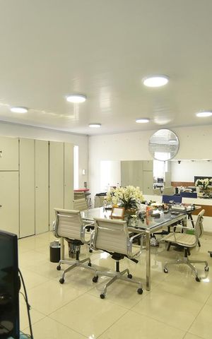 Casa para alugar com 417m², 6 quartos e 3 vagasSalão - parte frontal - piso superior