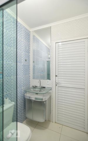 Casa para alugar com 417m², 6 quartos e 3 vagasBanheiro 4 - piso superior - parte posterior