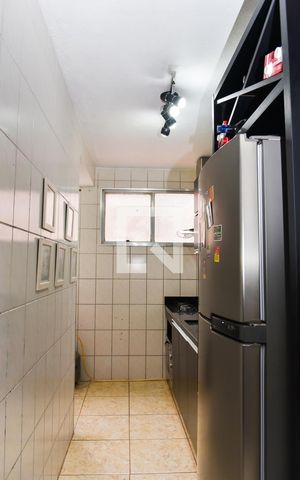Apartamento à venda com 55m², 2 quartos e 1 vaga Apartamento à venda com 55m², 2 quartos e 1 vagaCozinha e Área de Serviço
