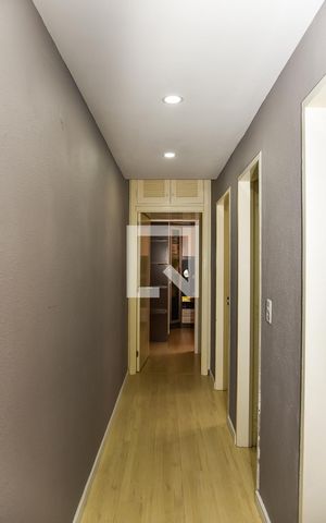 Apartamento à venda com 55m², 2 quartos e 1 vaga Apartamento à venda com 55m², 2 quartos e 1 vagaCorredor