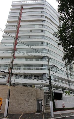 Apartamento à venda com 150m², 3 quartos e 3 vagasFachada