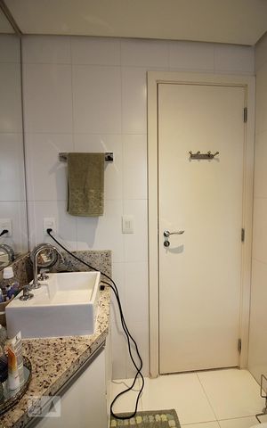 Apartamento à venda com 150m², 3 quartos e 3 vagasBanheiro da Suíte 1
