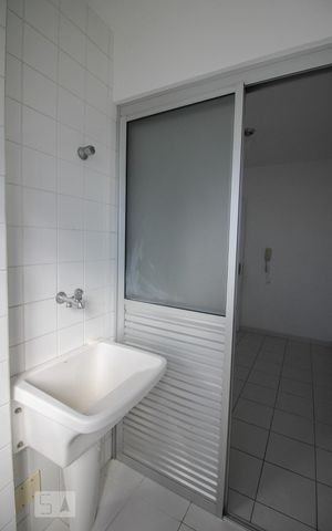 Apartamento para alugar com 48m², 2 quartos e 1 vagaArea de serviço