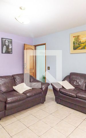 Casa à venda com 140m², 3 quartos e 2 vagasSala