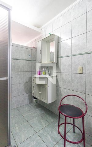 Casa à venda com 140m², 3 quartos e 2 vagasBanheiro