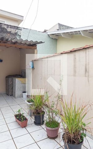 Casa à venda com 140m², 3 quartos e 2 vagasÁrea de Serviço