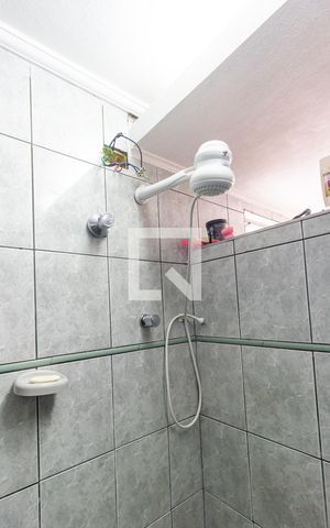 Casa à venda com 140m², 3 quartos e 2 vagasBanheiro