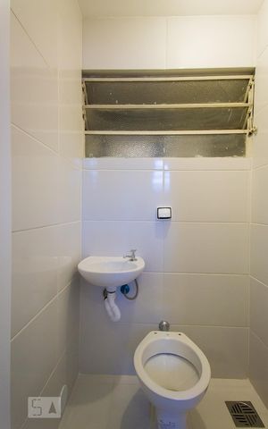 Apartamento à venda com 81m², 2 quartos e sem vagaBanheiro de serviço