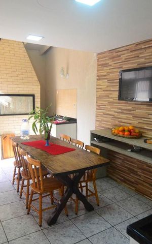 Casa à venda com 250m², 4 quartos e 4 vagasCozinha