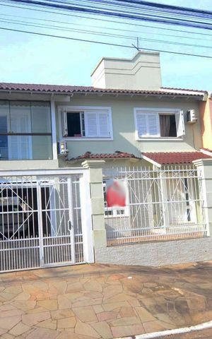 Casa à venda com 250m², 4 quartos e 4 vagasFachada
