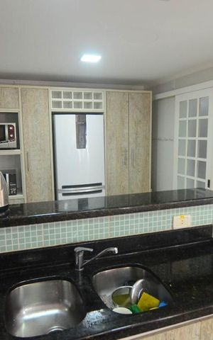 Casa à venda com 250m², 4 quartos e 4 vagasCozinha