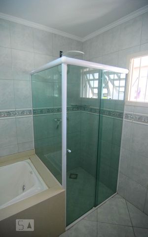 Casa à venda com 250m², 4 quartos e 4 vagasBanheiro suíte