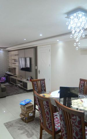Casa à venda com 250m², 4 quartos e 4 vagasSala