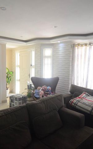 Casa à venda com 250m², 4 quartos e 4 vagasSala